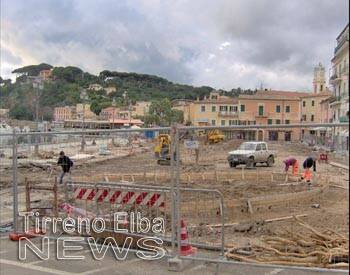 NATALE "SPIAZZATO" A PORTO AZZURRO, VIA AI LAVORI