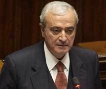 L'ex ministro Martino (Pdl): "Troppi 8 Comuni all'Elba"