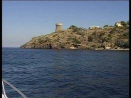 Peschereccio siciliano s'incaglia nelle acque di Capraia
