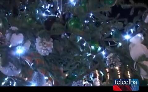 Via oggi alle feste natalizie: accensione dell'albero in piazza