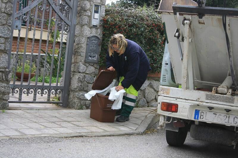 Raccolta rifiuti, il porta a porta si estende a nuove zone