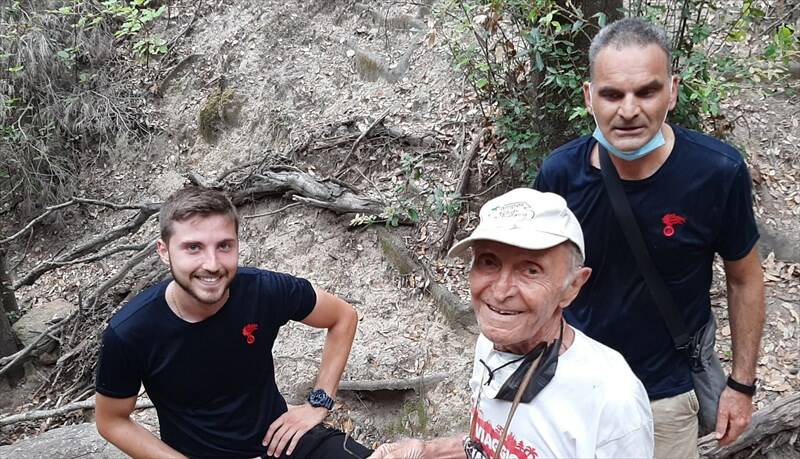 Anziano disperso, ritrovato in un fosso dai Carabinieri Forestali