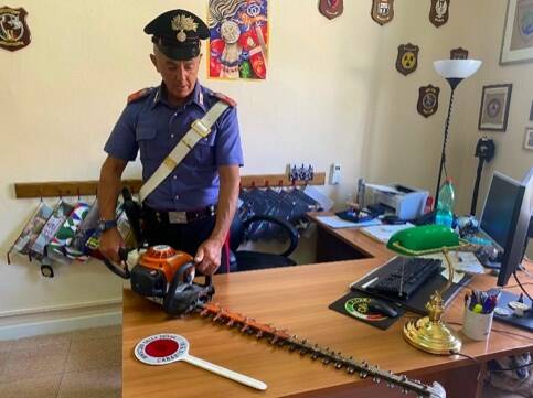 Porto Azzurro: recuperato dai carabinieri il tagliasiepe rubato alla D’Alarcon Forever S.r.l.