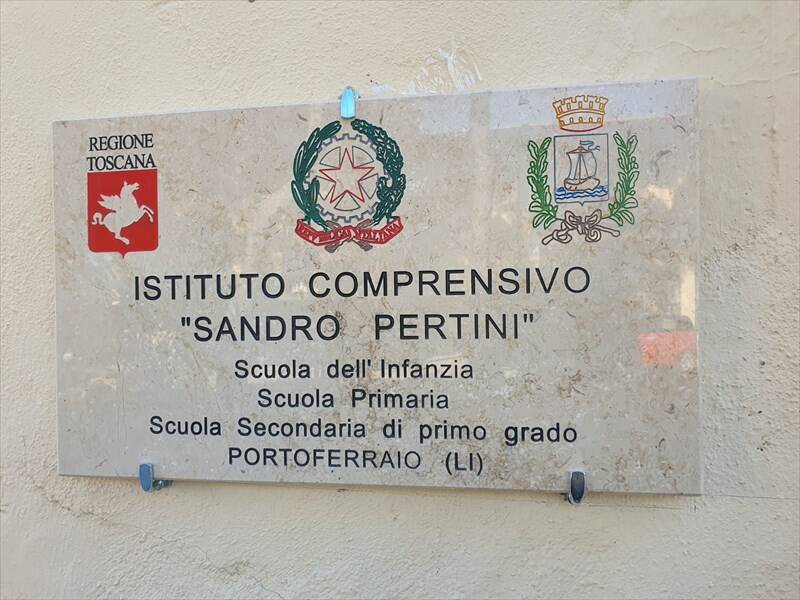 Portoferraio, intitolato l'Istituto Comprensivo a Sandro Pertini