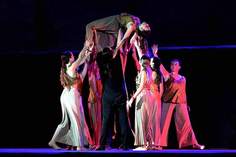 Inaugurato l’anno accademico di DanzaMania a Lacona. Il 24 settembre in scena "Rise Up" danza canto e recitazione.