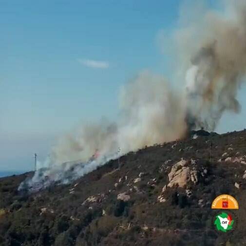 Incendio Elba, situazione in lento miglioramento su Castancoli
