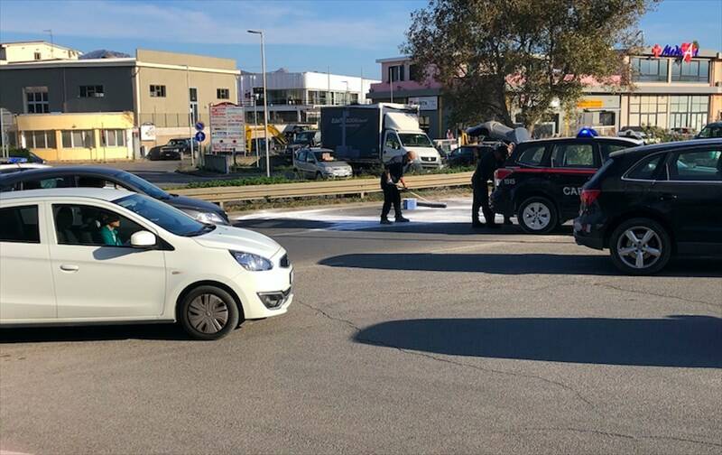 Incidente a Portoferraio, auto si ribalta sulla SP 24