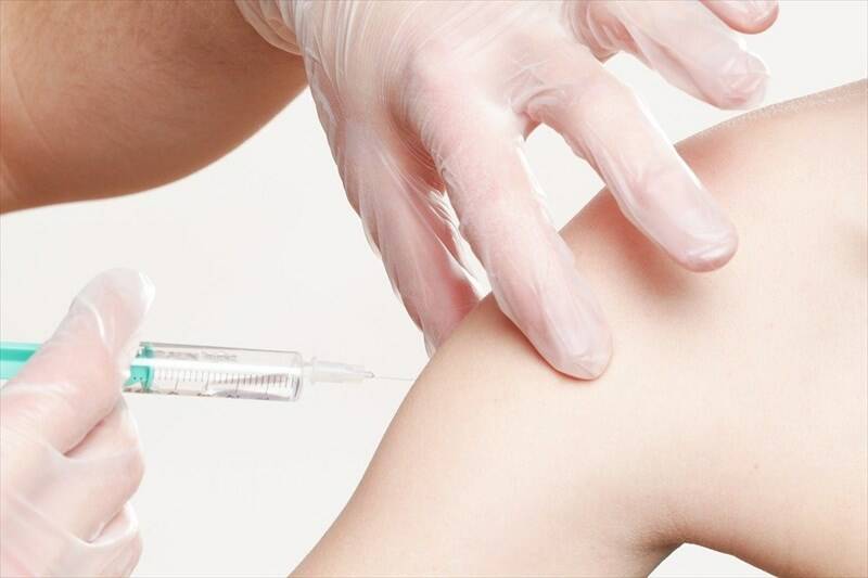 Terza dose vaccini, lunedì 11 ottobre prenotazioni aperte per tutti gli operatori sanitari